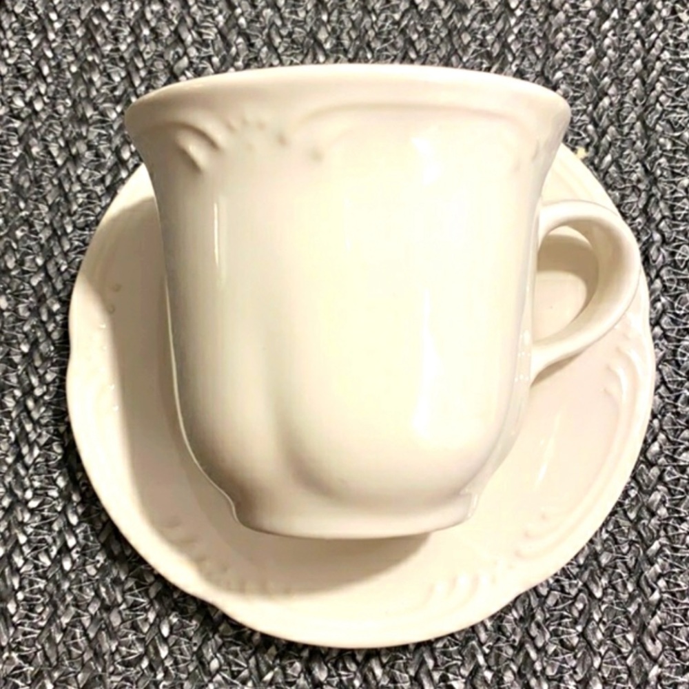 Pfaltzgraff Off White Cup and Saucer. Great preowned condition